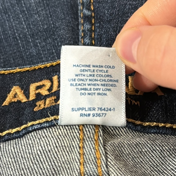 Arizona Jean Co distressed cuffed denim mini shorts size 11 - Picture 9 of 9